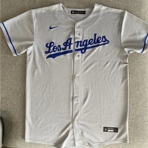 los angeles dodgers jersey Youth XL fits Like small In men